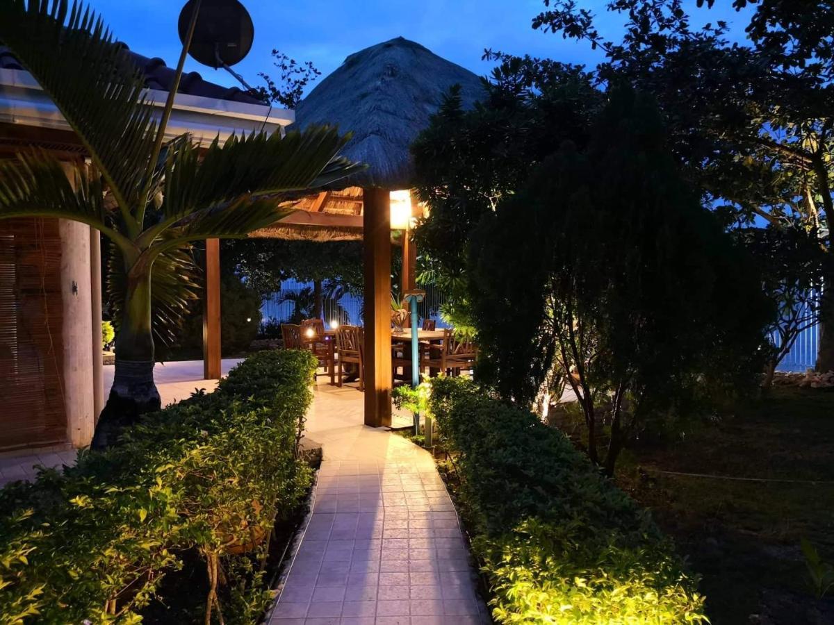 Ancelle Cristo Re Bed & Breakfast Moalboal Exterior photo